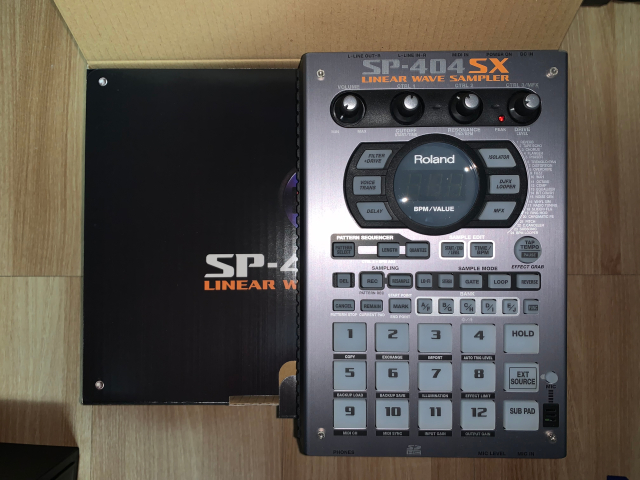 판매완료] Roland SP-404 SX 샘플러 판매합니다