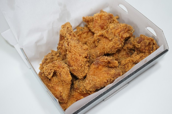 뜬금없지만 크리스피 치킨 먹은거 자랑 좀 하겠습니다