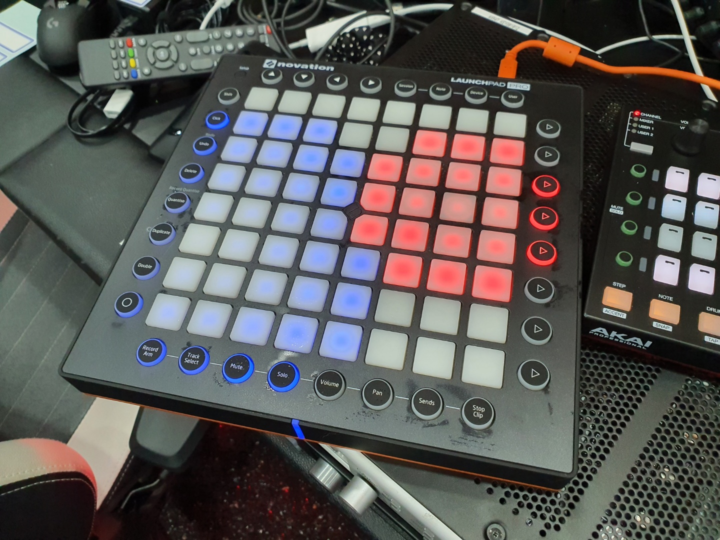 런치패드 프로 판매합니다.