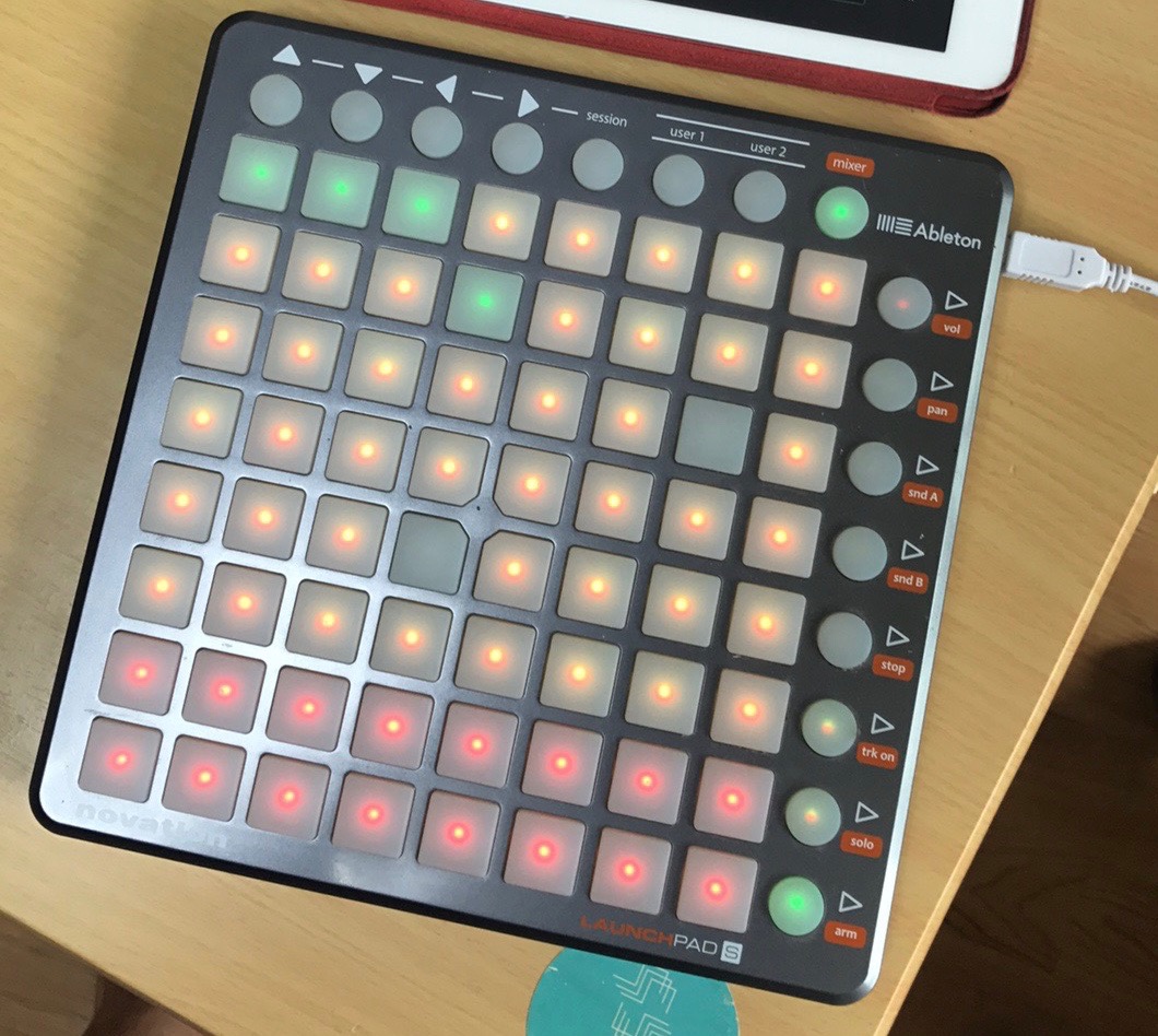 런치패드 S Launchpad S 팝니다