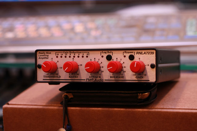 FMR AUDIO RNLA7239E　コンプレッサー　美品 FMR Audio Really Nice Leveling Amplifier RNLA 7239 | Reverb